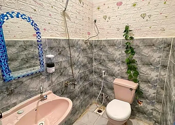 Hotel Whales Camp *